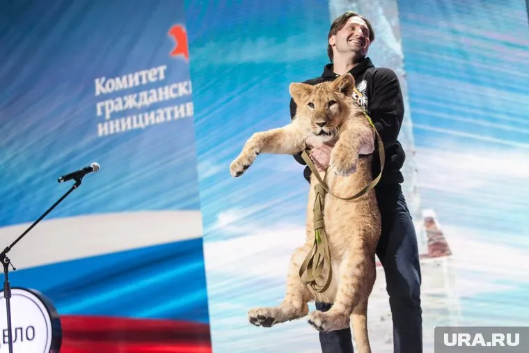 С банковской карты дрессировщика Эдгарда Запашного сняли крупную сумму денег