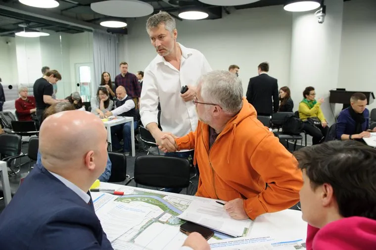 Обсуждение по набережной реки Исеть в Ельцин Центре. Екатеринбург, ройзман евгений, киселев константин, свалов егор