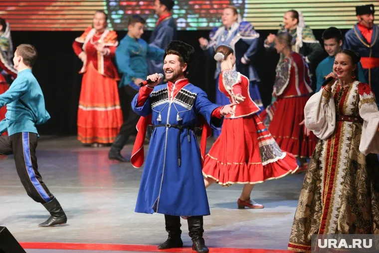 Курганский ансамбль «Цветень» уехал на гастроли в Казахстан