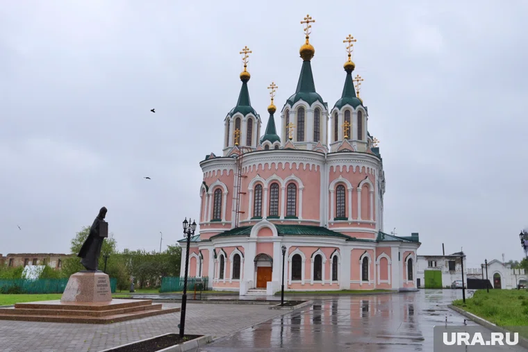 В Далматовском округе (Курганская область) обновляют больницы, реставрируют монастырь и строят новые зоны для спорта