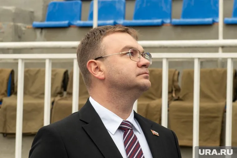 Эдуард Соснин похвалил Александра Стяжкина за благоустройство Дзержинского района