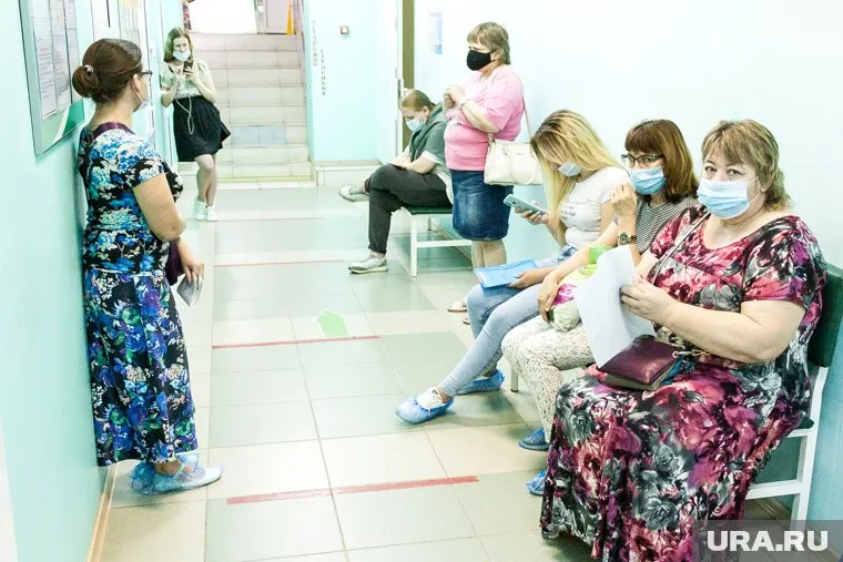 В поликлинику нельзя ходить с температурой, сказал Андрей Звонков