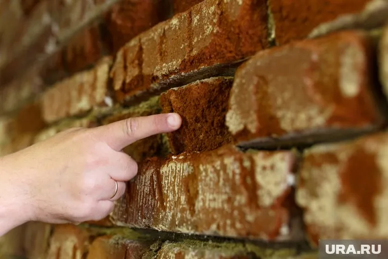 В доме обрушилась кирпичная кладка