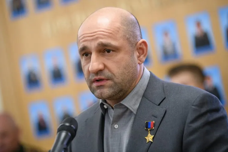 Артем Жога с визитом в Екатеринбургское суворовское училище. Екатеринбург 