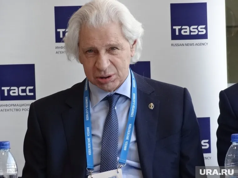 В здании вуза установили доску в память о посещении его Иосифом Сталиным