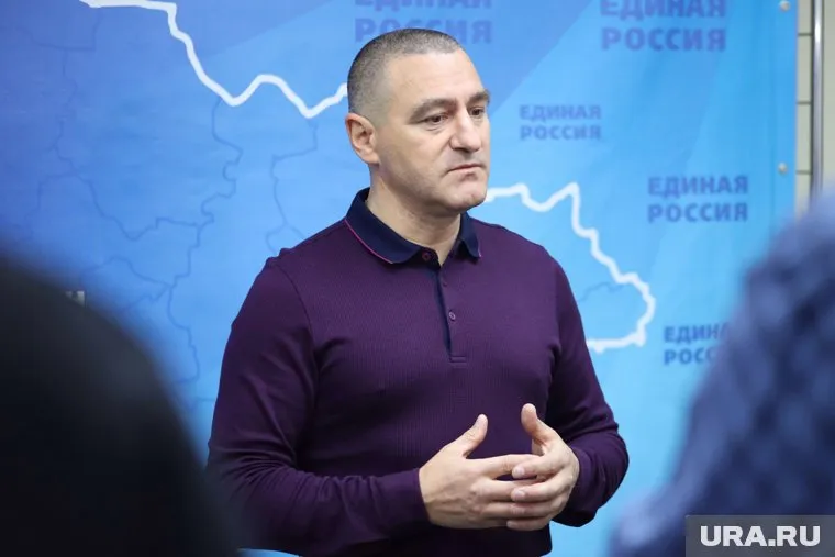 Депутат Александр Ильтяков (на фото) готов встретиться с представителем КПРФ в суде