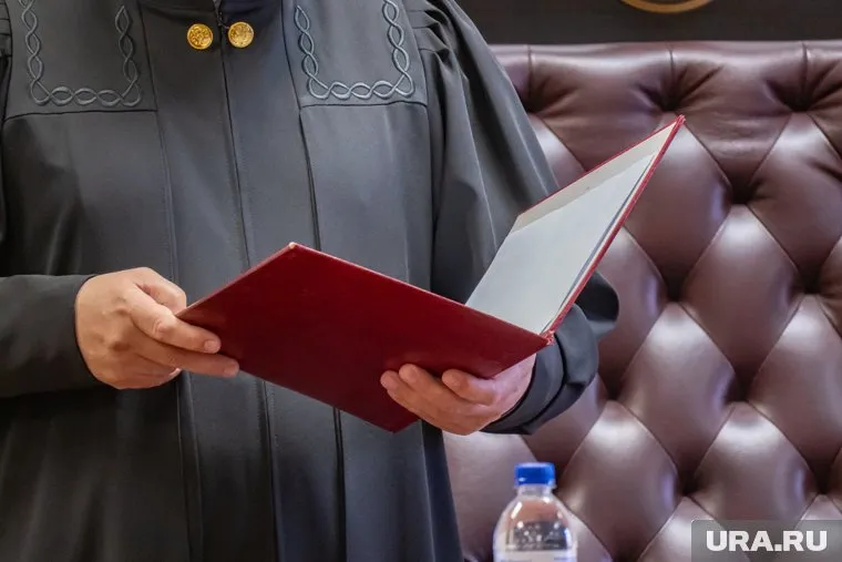 Суд закрыл процесс по избранию меры пресечения сенатору Савельеву