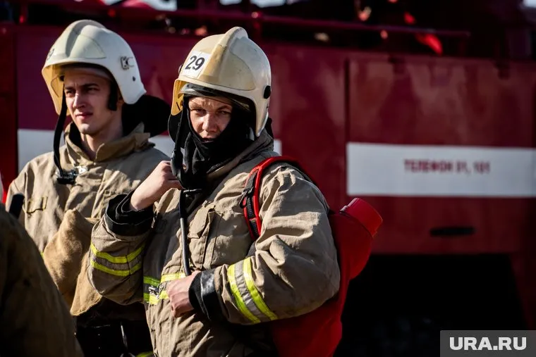 Пожар тушат 14 сотрудников МЧС (архивное фото)