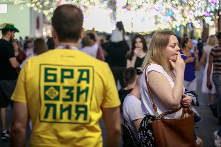 Болельщики на Никольской и Красной площади. Москва