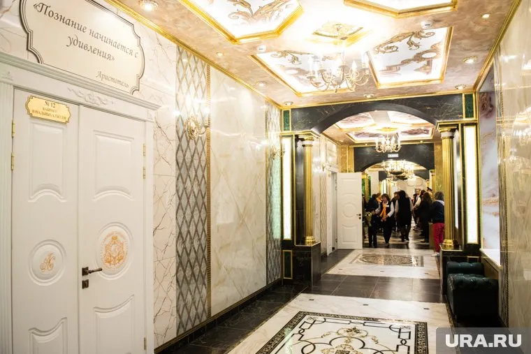 Издание The Times сравнило школу с Зимним дворцом