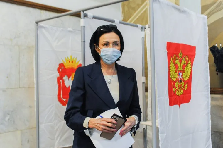 Наталья Котова на избирательном участке. Челябинск