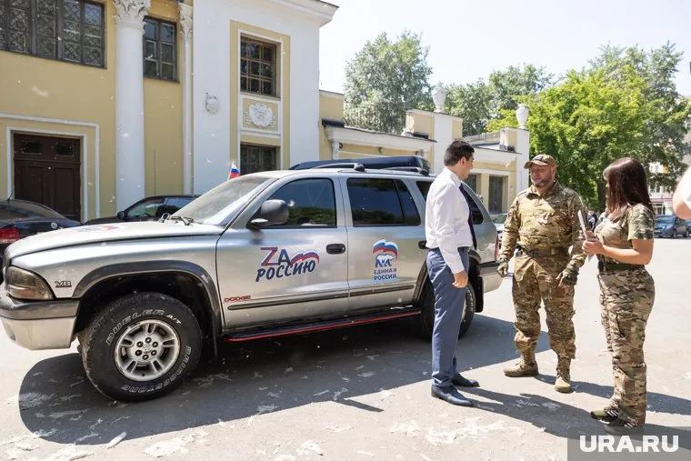 Депутат дарит бойцам СВО уже второй по счету автомобиль