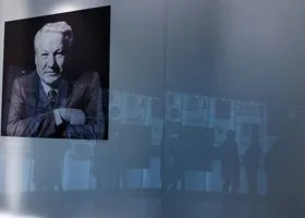 Ельцин Центр vs Пассаж