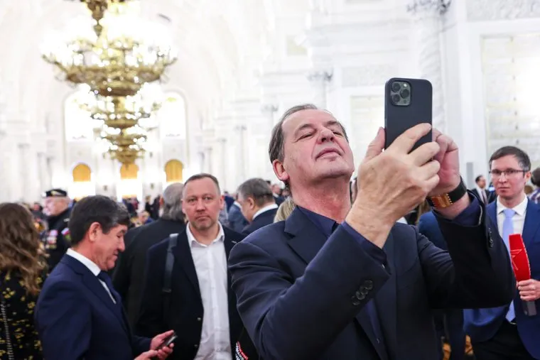Сбор доверенных лиц штаба кандидата в президенты с президентом России Владимиром Путиным. Москва
