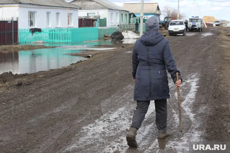 Жителям Дегтярска, Ревды и Полевского рассказывают, что делать при паводке (архивное фото)
