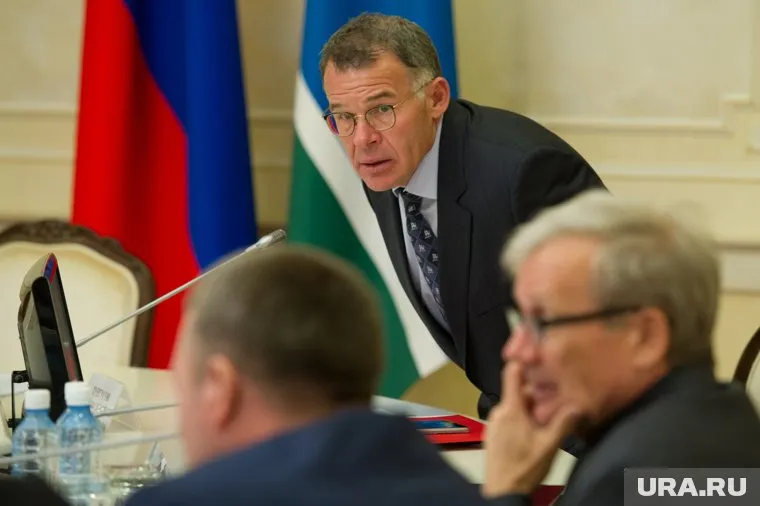 Все вопросы свердловской политики так или иначе касались его