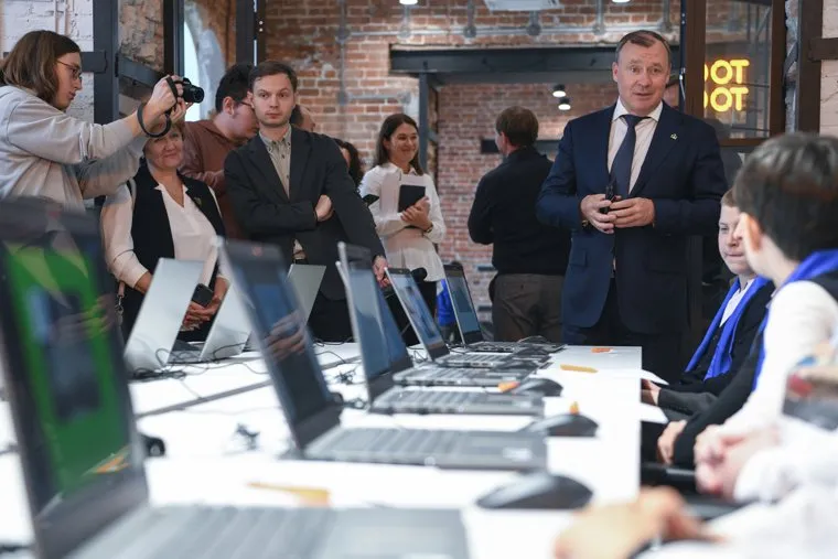 Алексей Орлов на открытом уроке в креативном кластере Домна. Екактеринбург