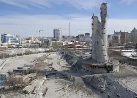 В Таллине ждут памятные значки со снесенной в Екатеринбурге телебашней