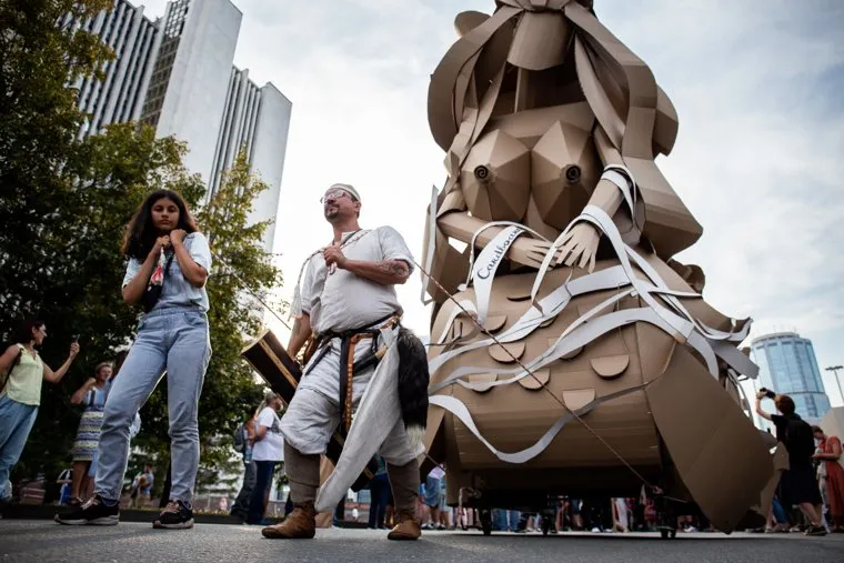 День города 2019 (Карнавальное шествие участников фестиваля "Лица улиц). Екатеринбург