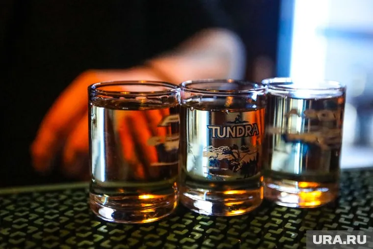 Житель Екатеринбурга не смог расплатиться за 27 порций алкоголя