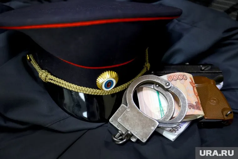 Челябинского полицейского задержали по подозрению в получении взятки