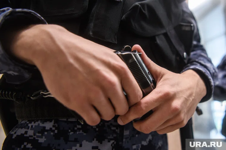 Дорогу не поделили водители маршрутки и российского внедорожника