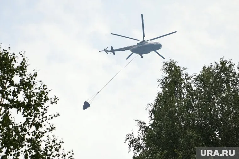 На место пожара приехал губернатор Евгений Куйвашев