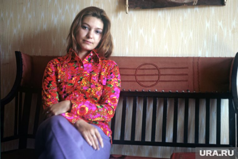 Транс әйелдер бейнеленген онлайн порно веб-камералар Үлкен жопы бар транс әйелдің порно видеосы