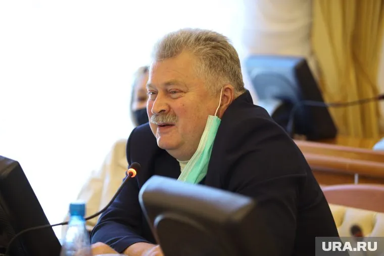 Виктор Зырянов заявил, что коммунисты не могут проголосовать за федеральный закон о QR-кодах