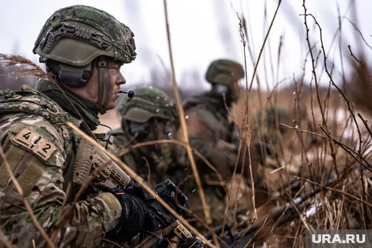 Франция не отправляла своих военных на Украину, заявили в МИД страны