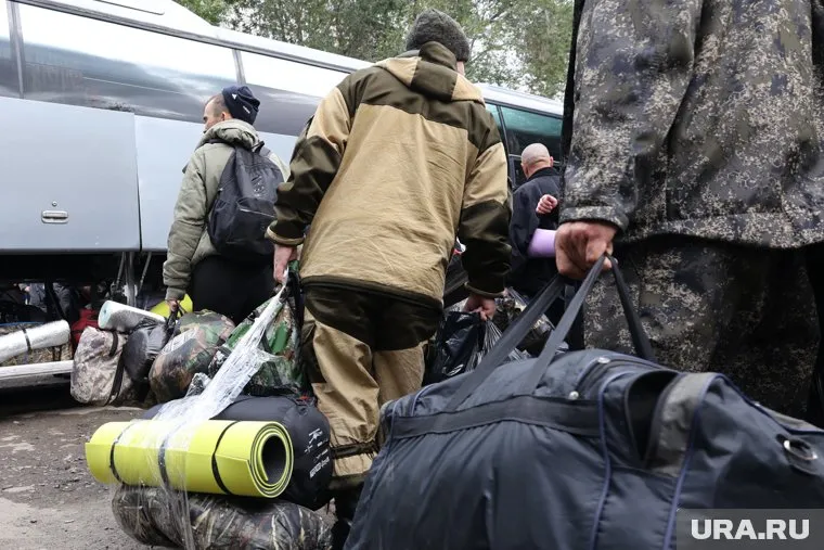 Из трех районов Курганской области отправили призывников на пункты сбора