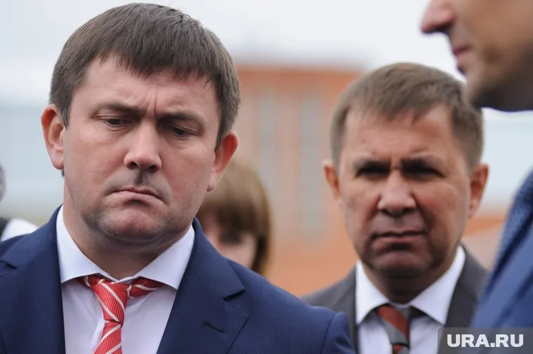 Алексей Шмыков (слева) публично сообщил о своем заболевании