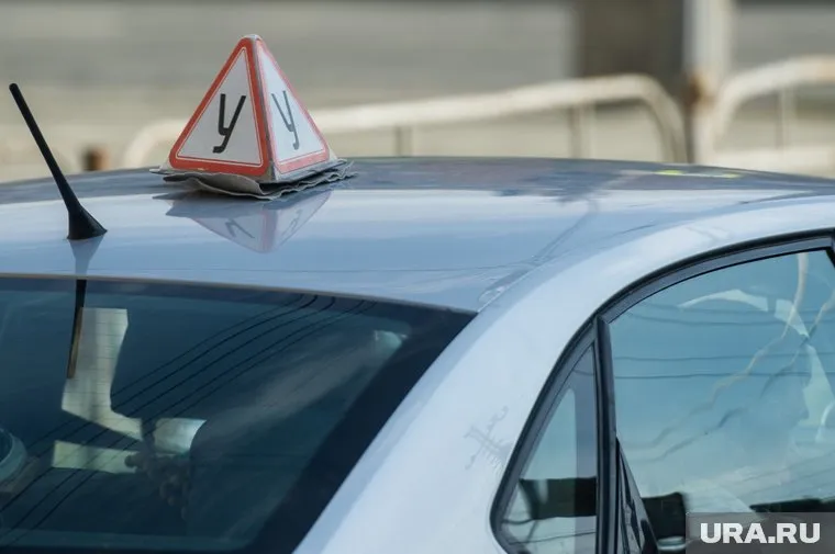 За сдачу экзамена курсанты платили по 40 тысяч рублей