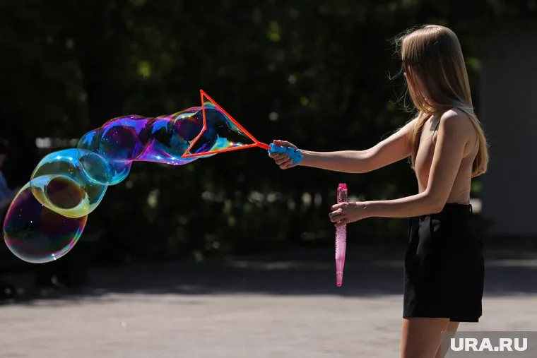 Лето будет жарким, но иногда с дождями