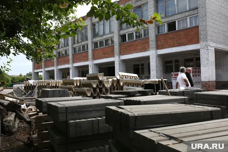 «Спецстрой» возводит в регионе две школы, один стадион и занимается крупными капремонтами