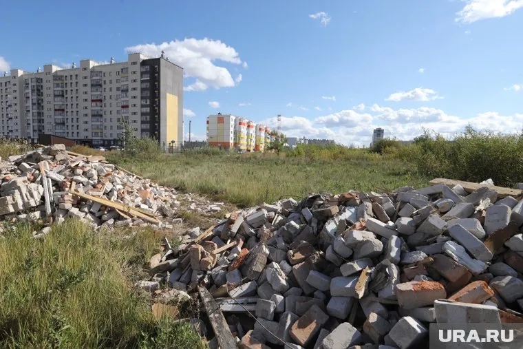 На месте, где появится школа пока не начата стройка