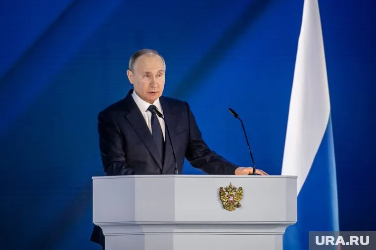 Владимир Путин напомнил, как достались Украине ее территории