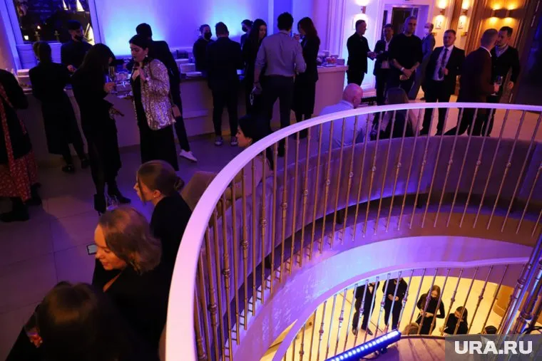 После премии гости отправили на after-party в бар Bla bla bar