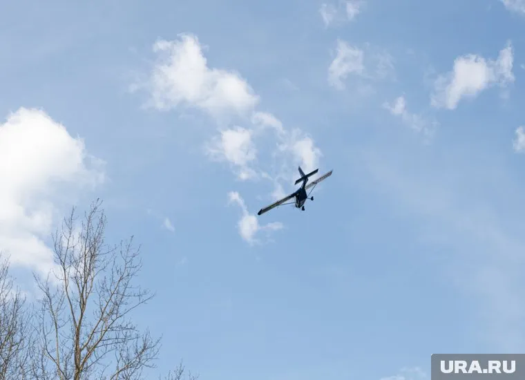 Самолету пришлось садиться на проезжую часть