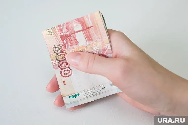 Пермячке вернули 15 тысяч рублей