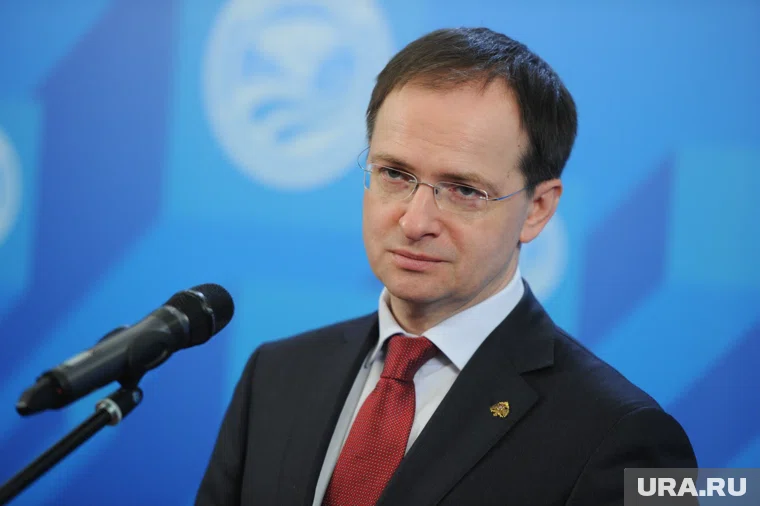 Владимир Мединский на переговорах в Женеве зафиксирует договоренности военных, считает политолог Кирилл Коктыш