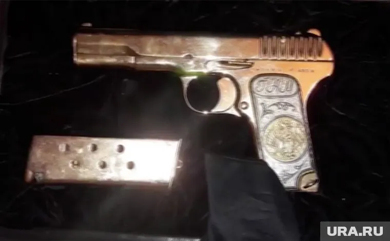 У главы правительства Дагестана нашли золотой ТТ