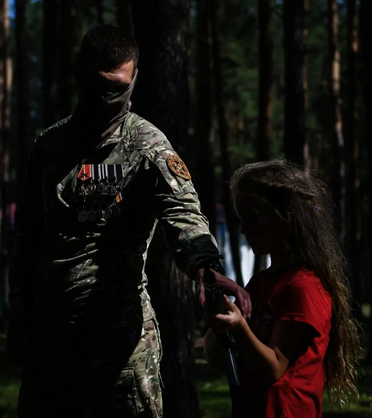 Зарница в детском летнем лагере Салют. Свердловская область, Артемовский