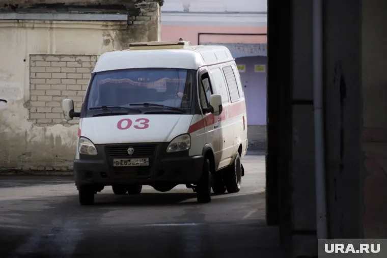 В Кургане из-за тупика во дворе скорая помощь не могла попасть к пострадавшему