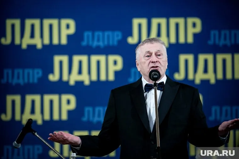 Жириновский призвал россиян отдыхать на юге РФ