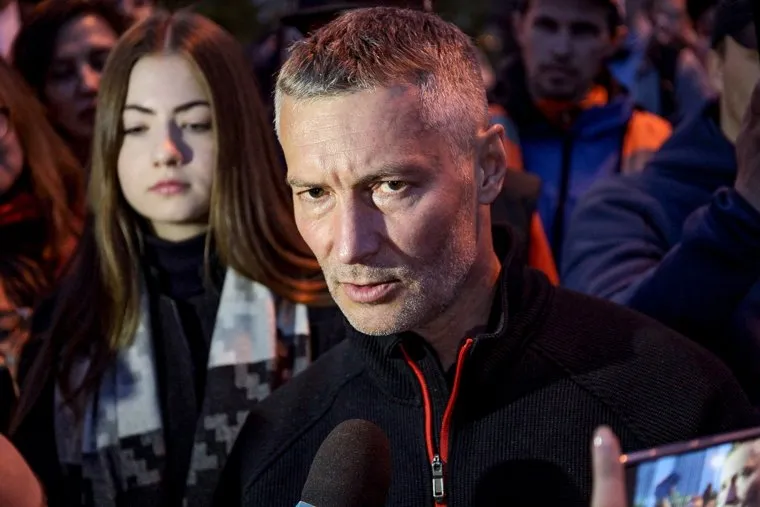 Четвертый день протестов против строительства храма Св. Екатерины в сквере у театра драмы.Екатеринбург