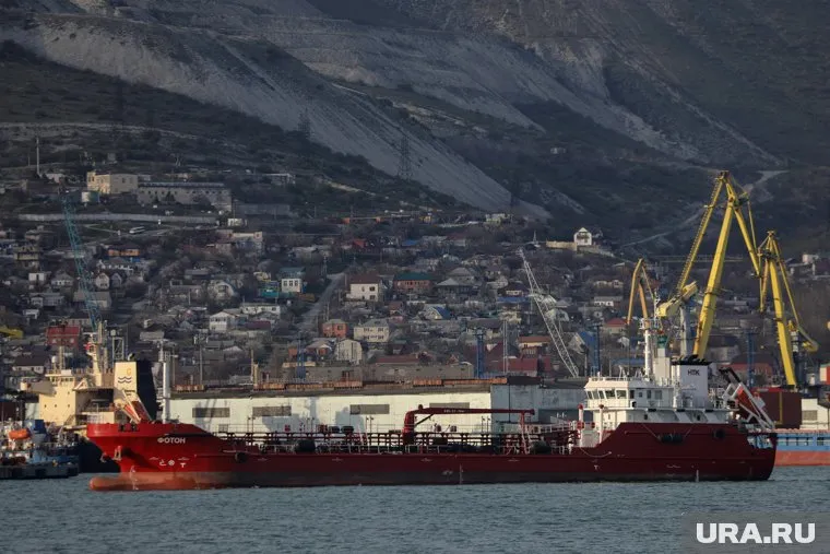 В Тобольске спустили на воду судно для проекта «Северный морской путь»