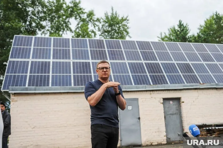 Алексей Текслер оценил солнечные батареи Бродокалмакской школы