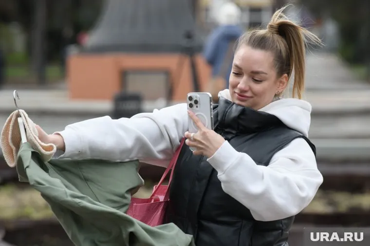 Курганские шопоголики готовы бесплатно отдать свои наряды (архивное фото)