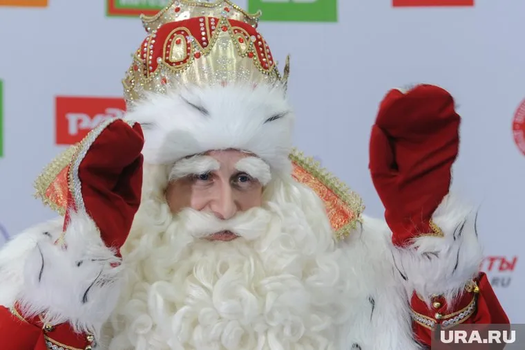 Жительница Санкт-Петербурга требует 10 миллионов рублей за оскорбление чувств верующих в Деда Мороза